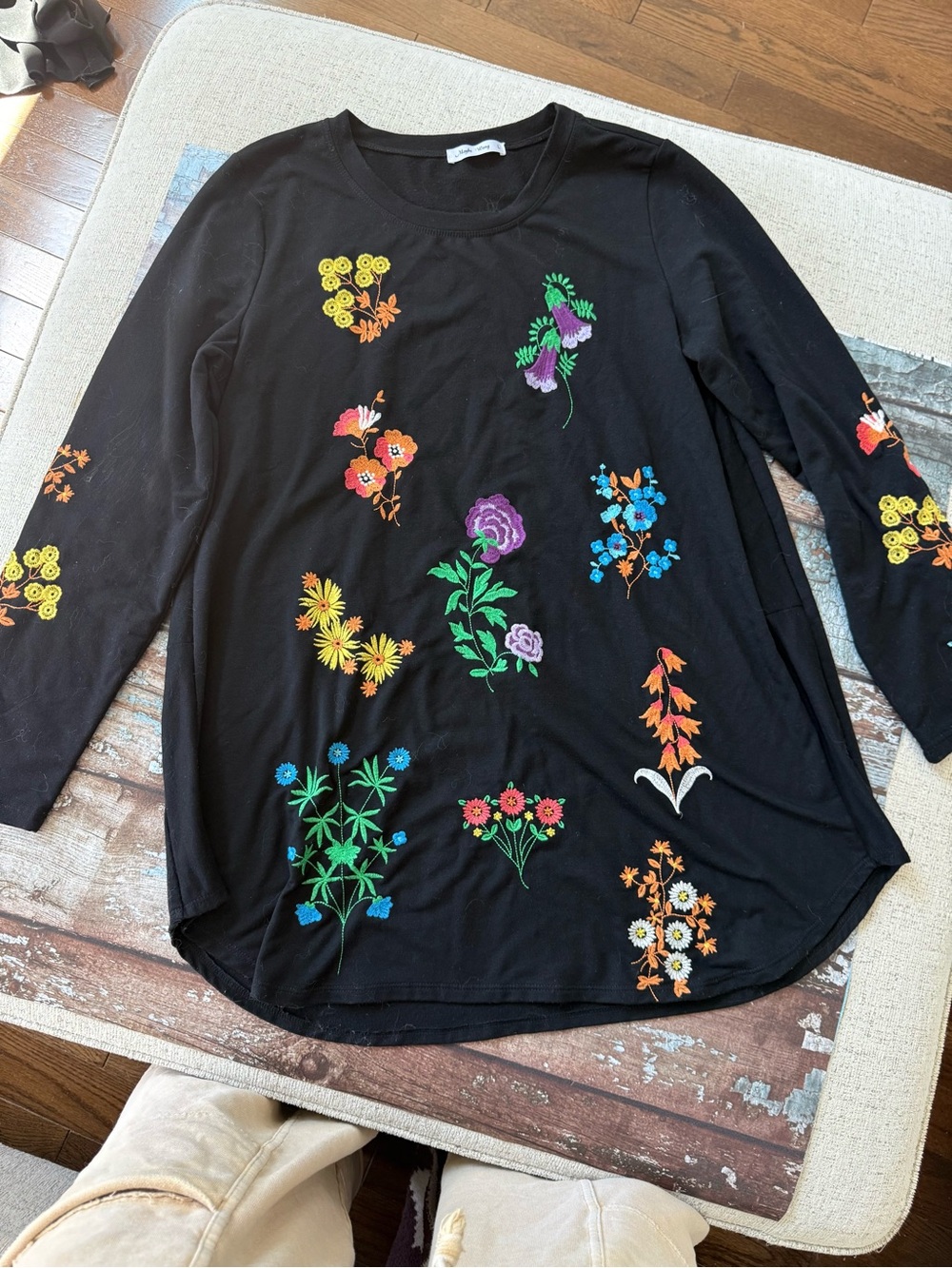 Black Long-Sleeve Floral Embroidered Tunic or Mini Dress large